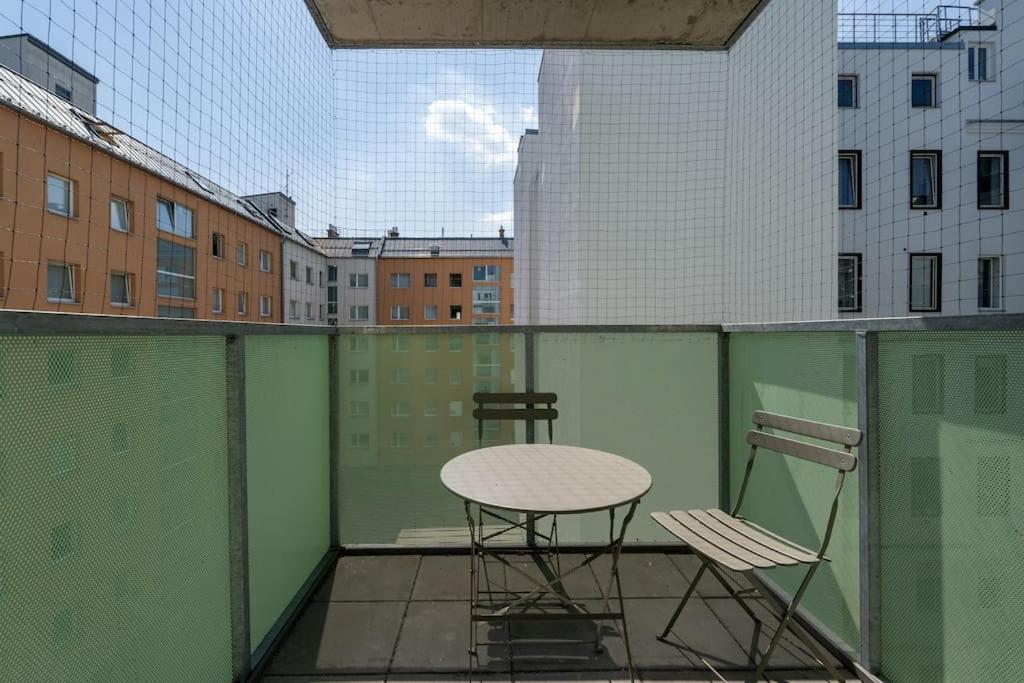 Elegant 1Br Flat With Balcony By Hm Lägenhet Wien Exteriör bild